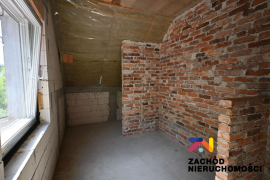 Dwa domy z ziemią rolną w Broniszowie